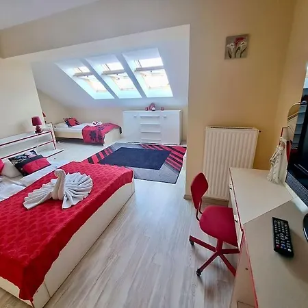 Dom W Karkonoszach Z Basenem 5 Sypialni Casa vacanze *