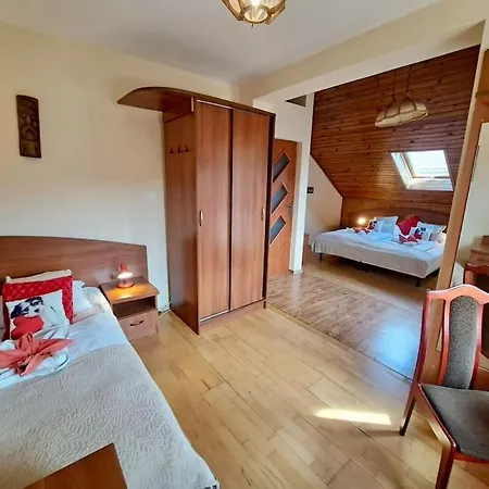 Holiday home Dom W Karkonoszach Z Basenem 5 Sypialni