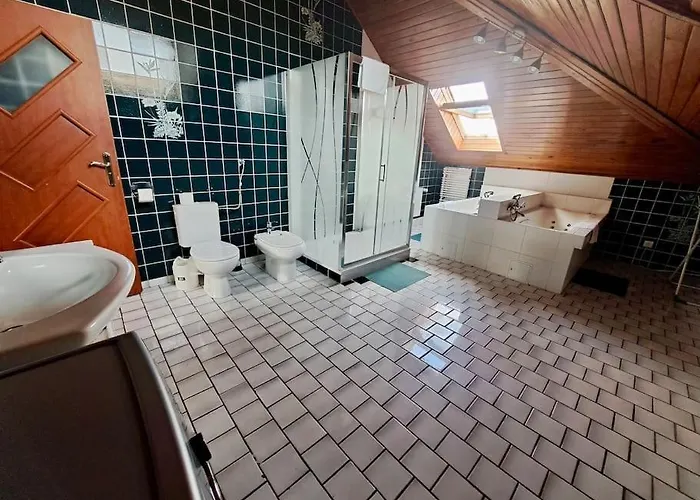 Dom W Karkonoszach Z Basenem 5 Sypialni